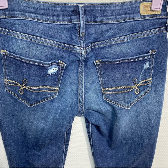 Denizen from Levi's Women's Low-Rise Blue Jeans Straight Size 3/26 - Picture 3 of 11